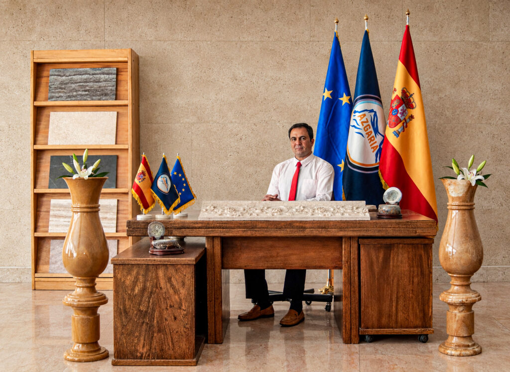 Oficina de AZGARIA en Madrid con identidad corporativa
